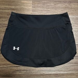Under Armour Heat Gear Tennis Skort in Black. Size Small.